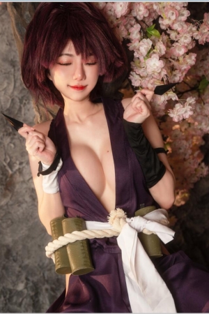 Sally Dorasnow – NO.96 Yuzuriha [46P1V