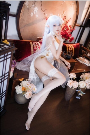 瓜希酱 – NO.92 阿尔比恩旗袍 [20P