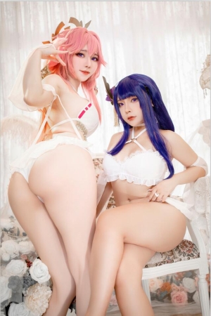 Sally Dorasnow – NO.118 Miko & Ei [16P