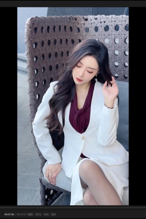 王馨瑶 – 白色西装 拍摄花絮 [1V-693MB]