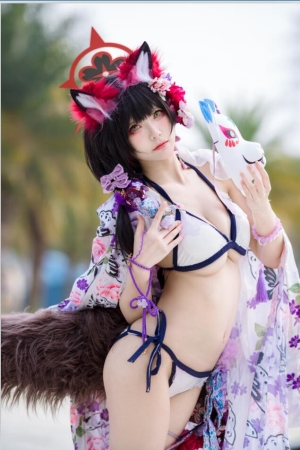 九柒喵 – NO.28 狐坂若藻水着 [23P