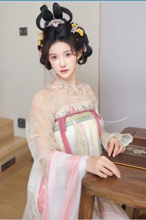 梨霜儿 – 唐装 112p 自购