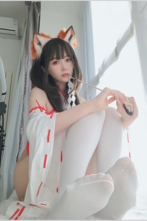 白银81 – NO.131 神社小狐狸[93P7V