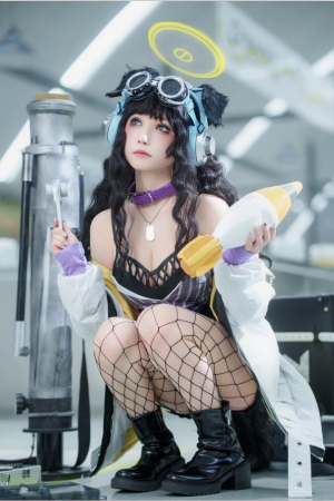 一千只猫薄禾 – NO.20 蔚蓝档案 猫冢响 [18P