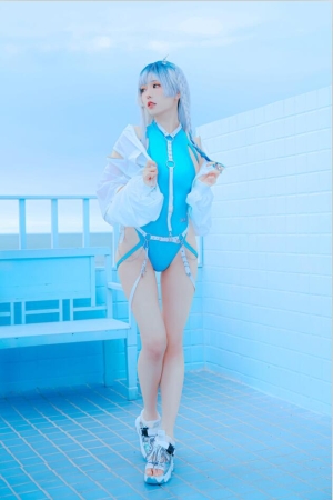 ElyEE子 – NO.201 Glassyhorn Devil[34P+3V