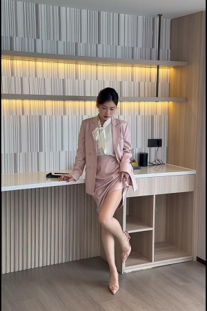 尹甜甜 – 空姐的服务 [1V-1.73G]