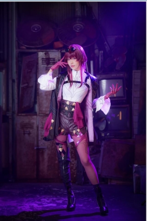 ElyEE子 – NO.205 2025年09月订阅 Kafka卡芙卡[25P-5V