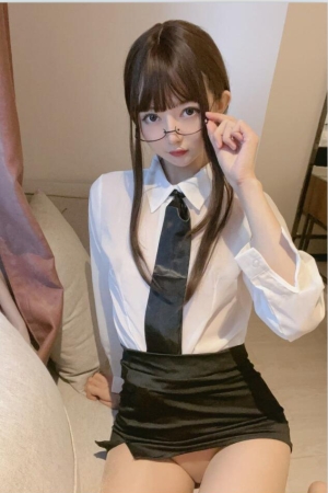 51酱 – NO.19 肉丝眼镜娘 [51P7V