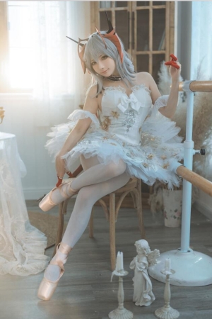 是三不是世w – NO.49 明日方舟 W 芭蕾 [27P