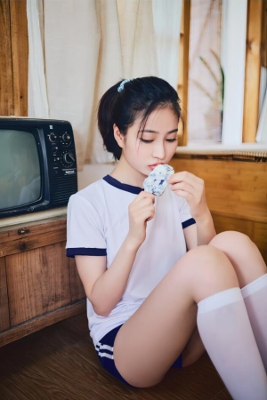 年年 NO.075 运动服 42P 自购