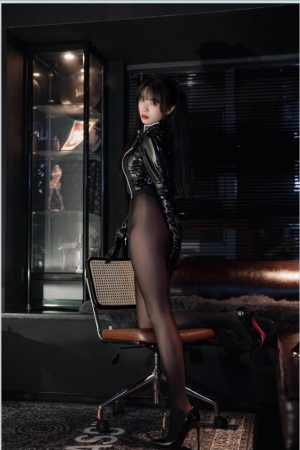 轩萧学姐 – NO.94 黑丝通讯官 [60P