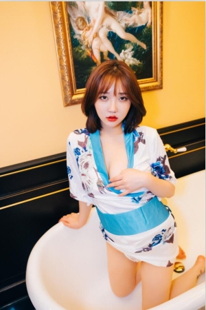 Son Ye Eun (손예은) – Loozy Halloqueen + S.Ver [96P 自购
