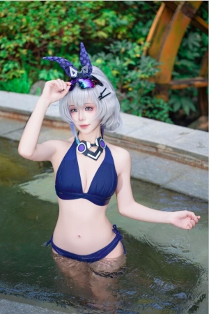 糊糊盟主 NO.019 银狼泳装私设正片 [8P