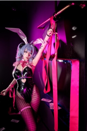 絞肉姬 – 初音未来 兔子洞 [22P 自购