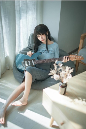 三無人型 – NO.12 吉他妹妹[24P